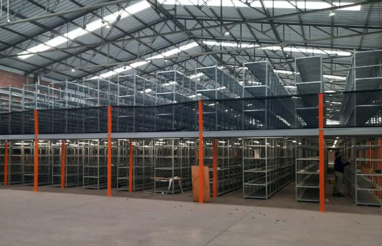 foto de estanteria de bodega